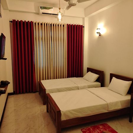 Diora Hotel Ratnapura Dış mekan fotoğraf