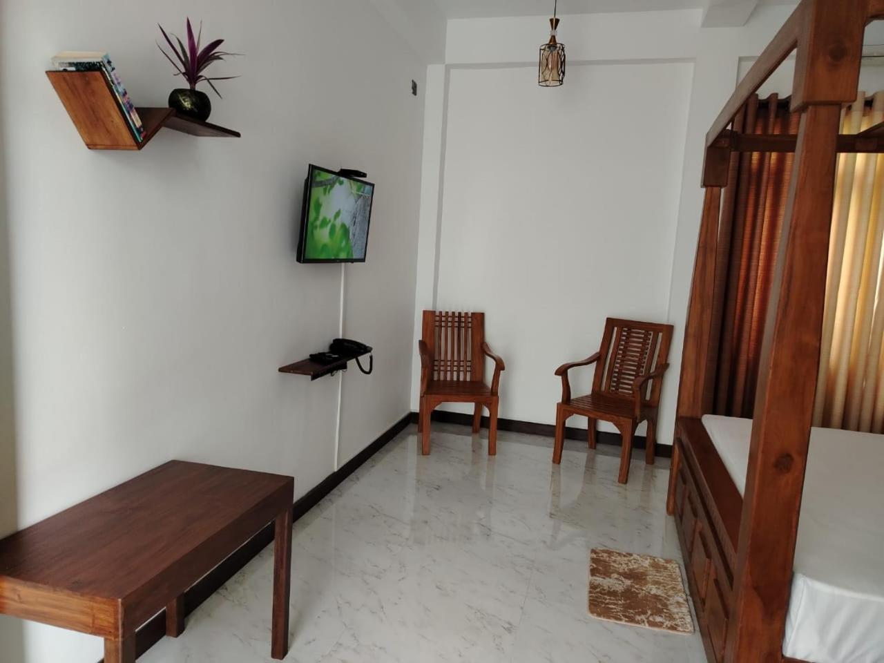Diora Hotel Ratnapura Dış mekan fotoğraf