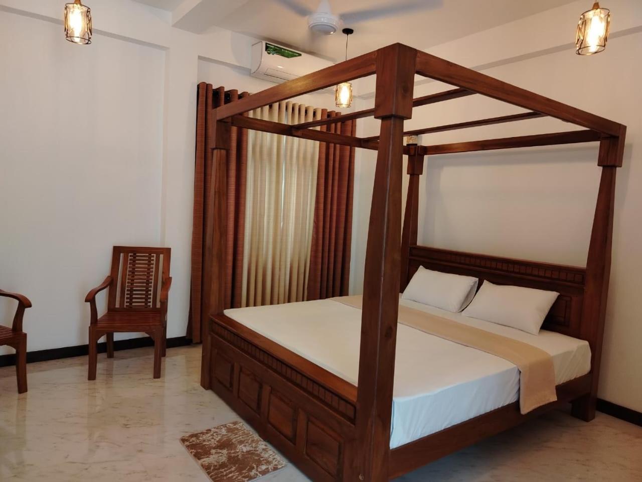 Diora Hotel Ratnapura Dış mekan fotoğraf