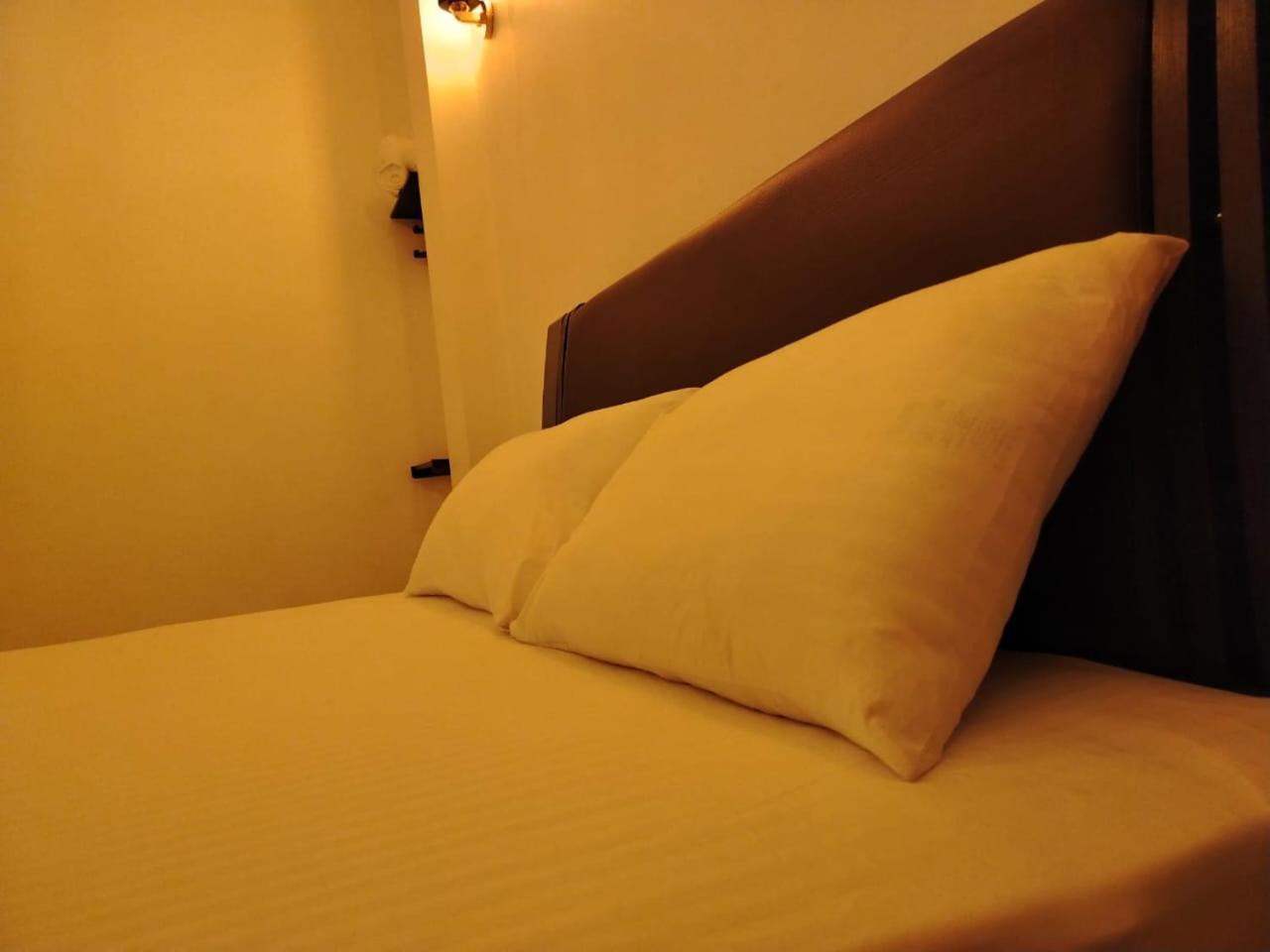 Diora Hotel Ratnapura Dış mekan fotoğraf