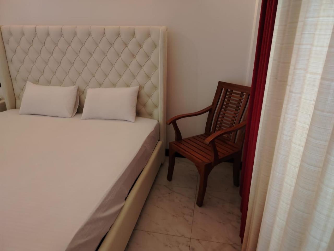 Diora Hotel Ratnapura Dış mekan fotoğraf