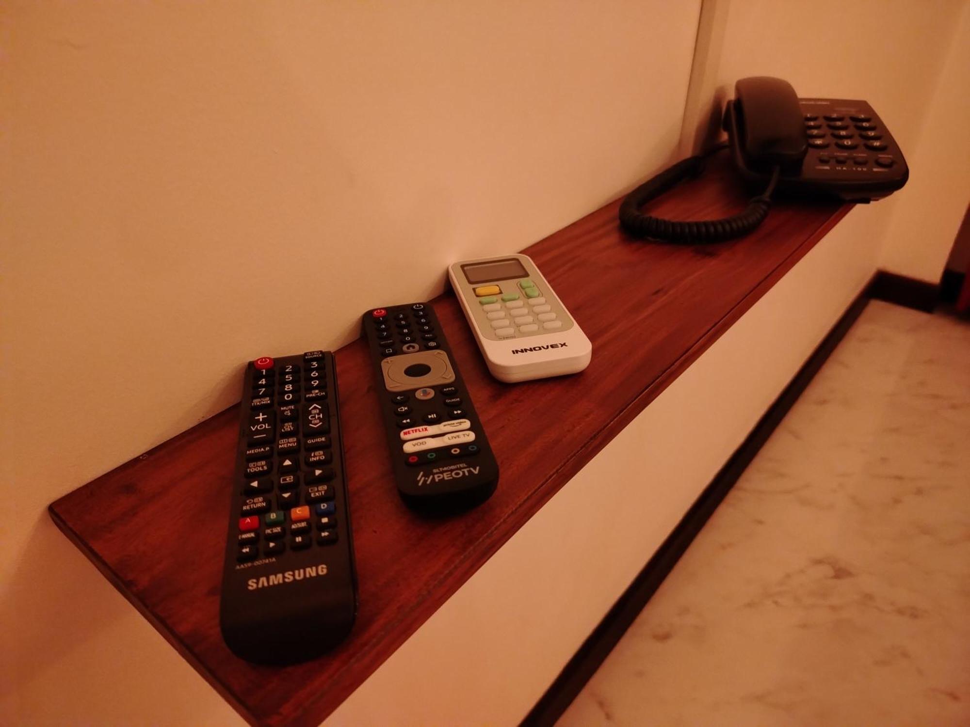 Diora Hotel Ratnapura Dış mekan fotoğraf