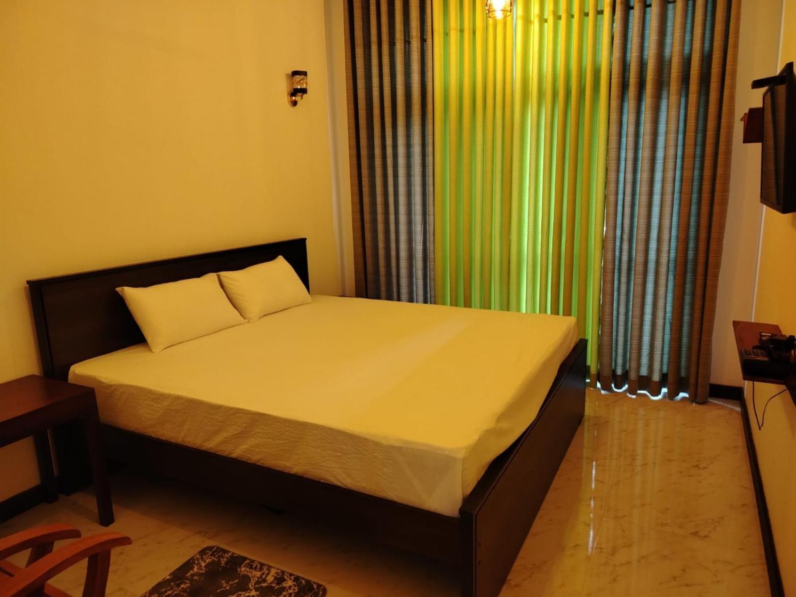 Diora Hotel Ratnapura Dış mekan fotoğraf