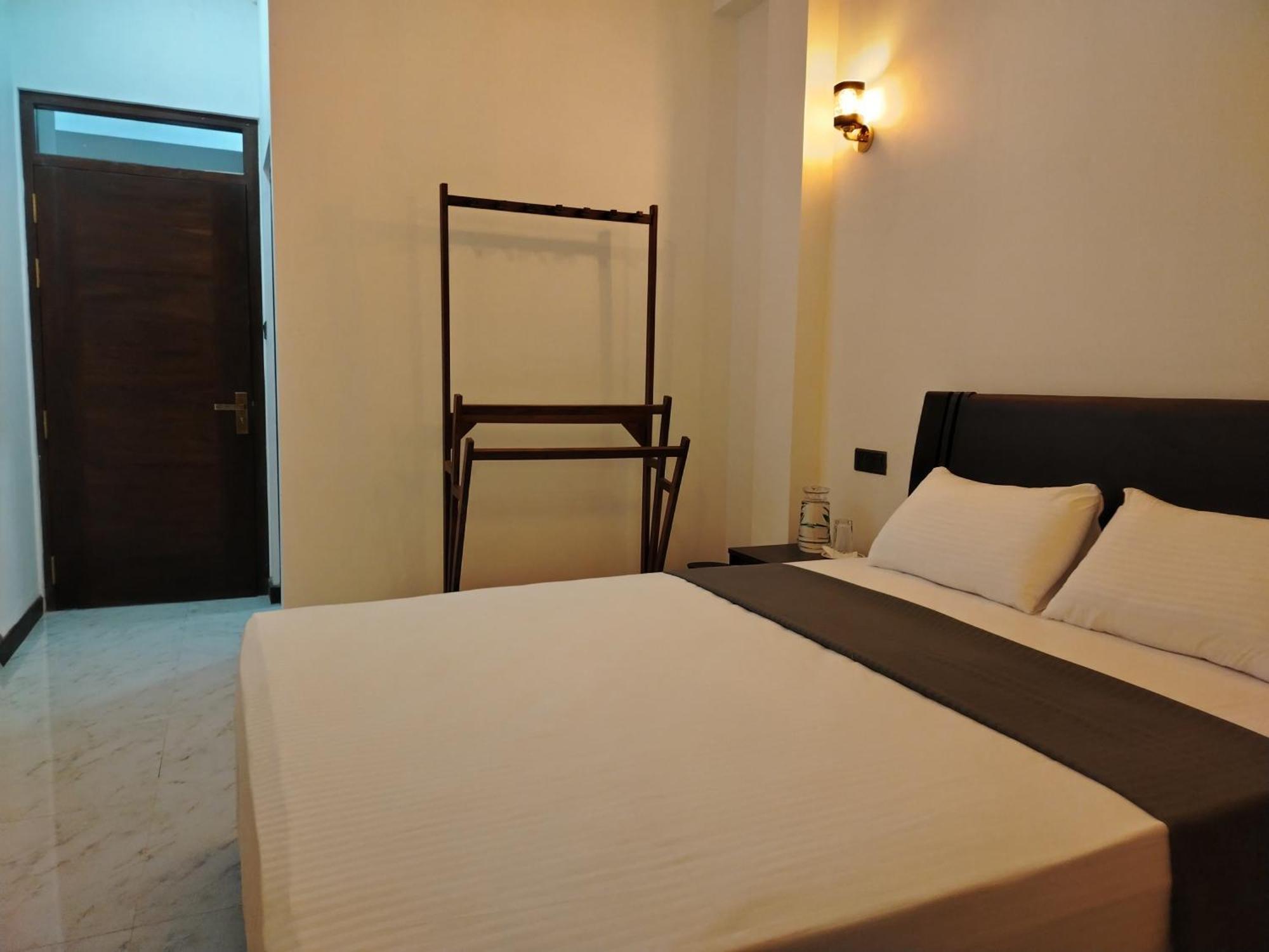 Diora Hotel Ratnapura Oda fotoğraf
