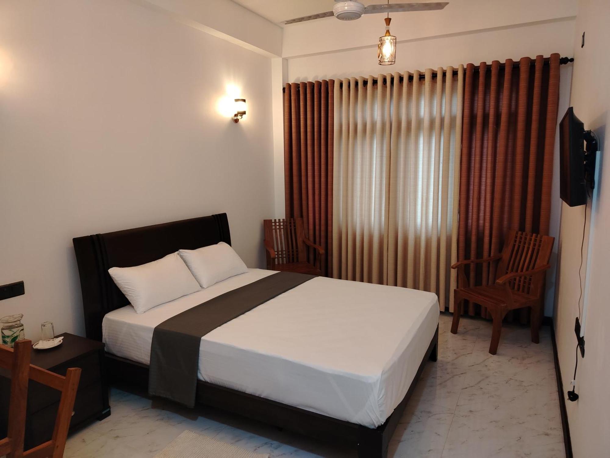 Diora Hotel Ratnapura Dış mekan fotoğraf