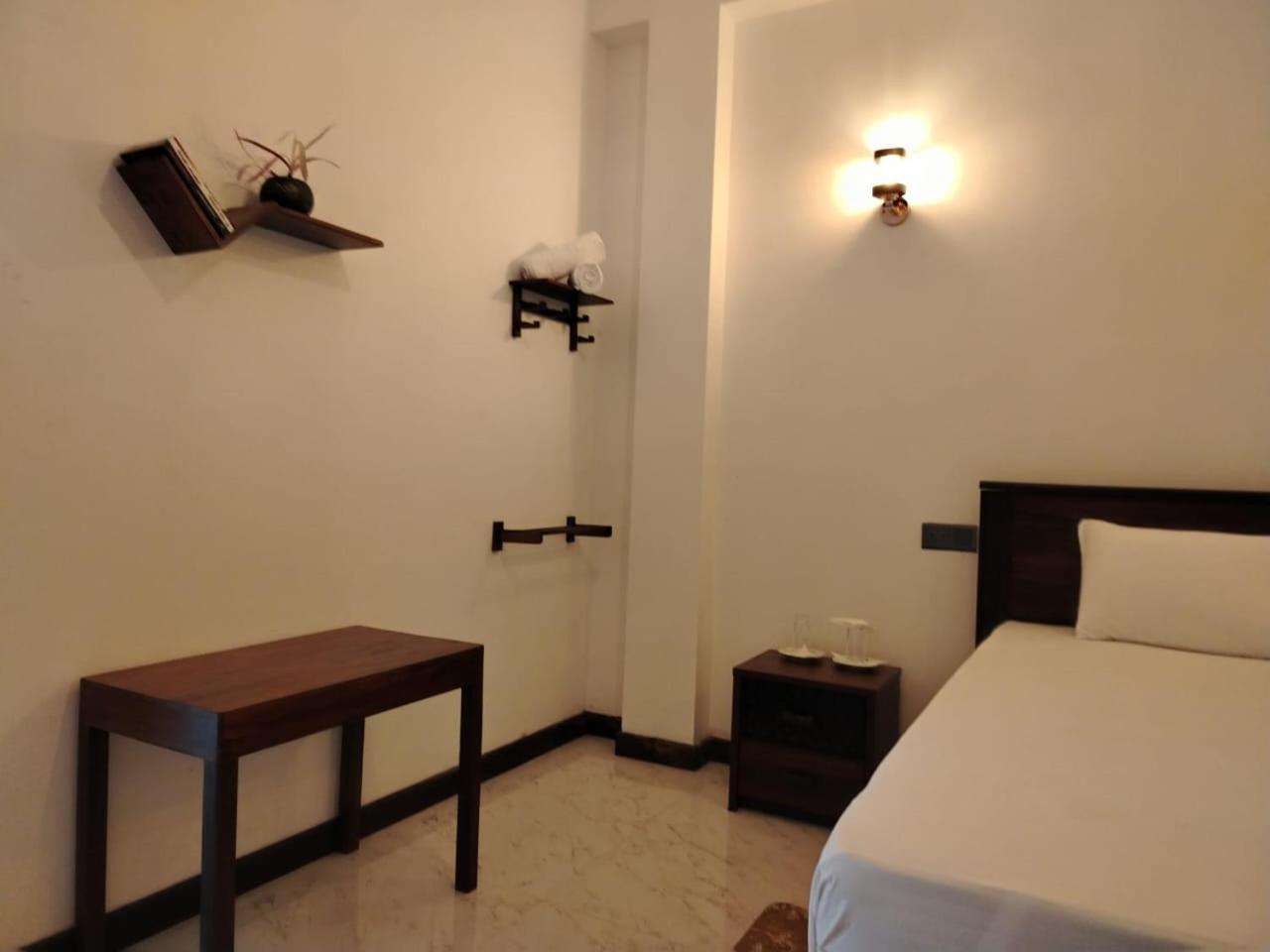 Diora Hotel Ratnapura Dış mekan fotoğraf