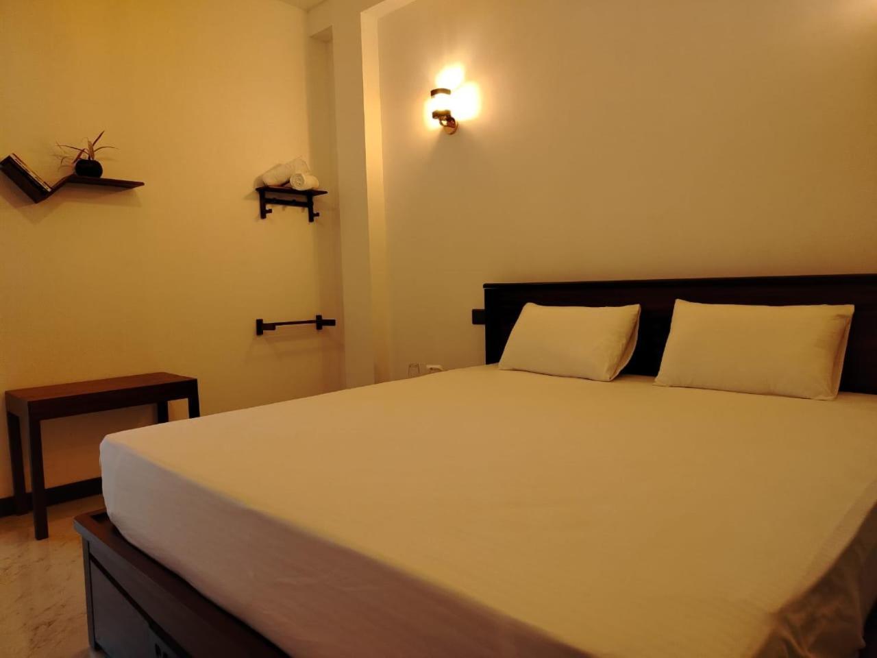 Diora Hotel Ratnapura Dış mekan fotoğraf