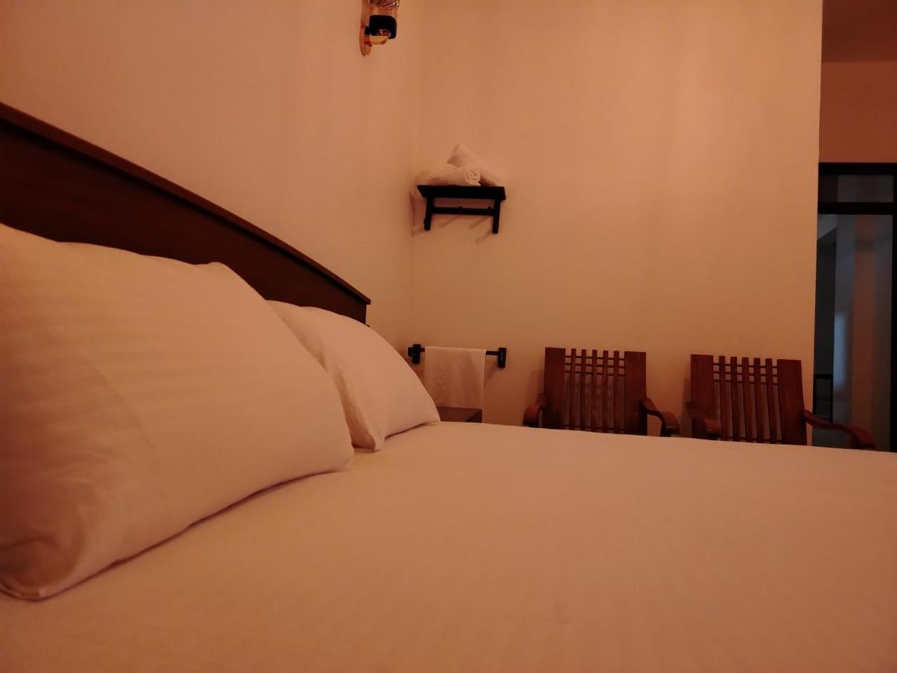 Diora Hotel Ratnapura Dış mekan fotoğraf