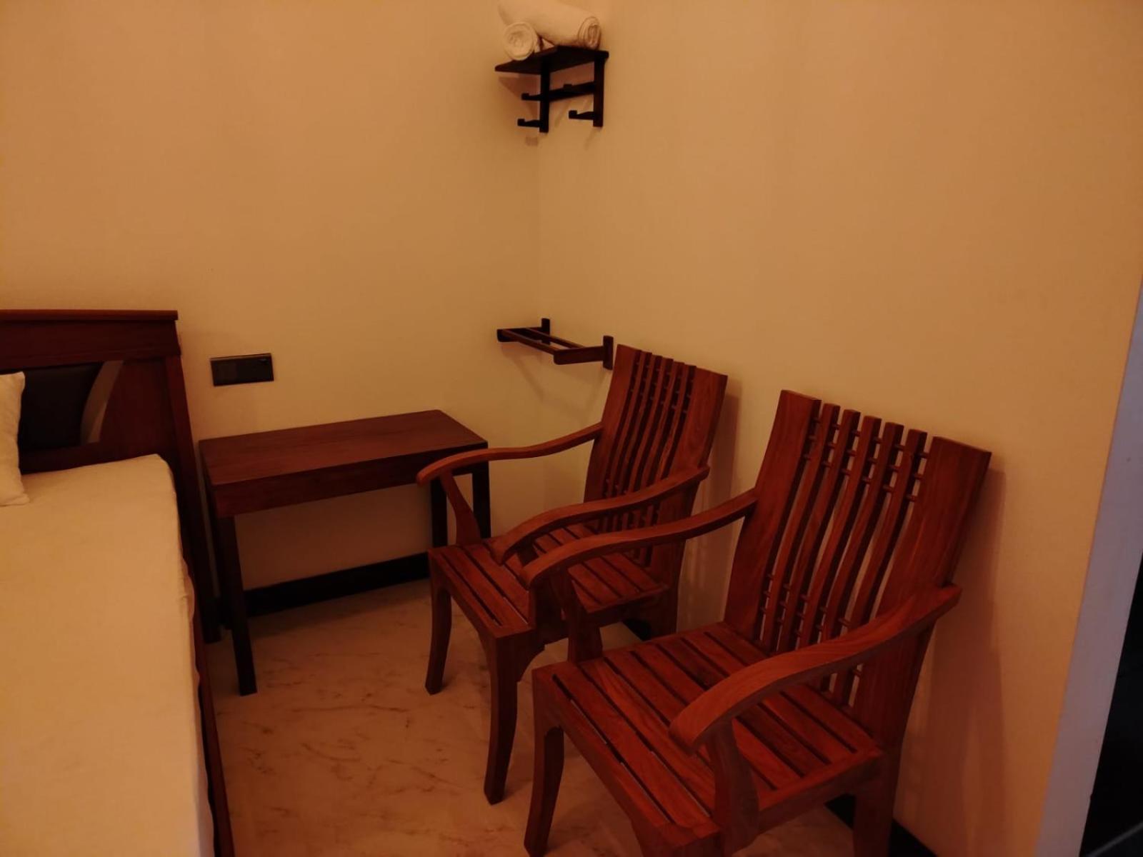 Diora Hotel Ratnapura Dış mekan fotoğraf