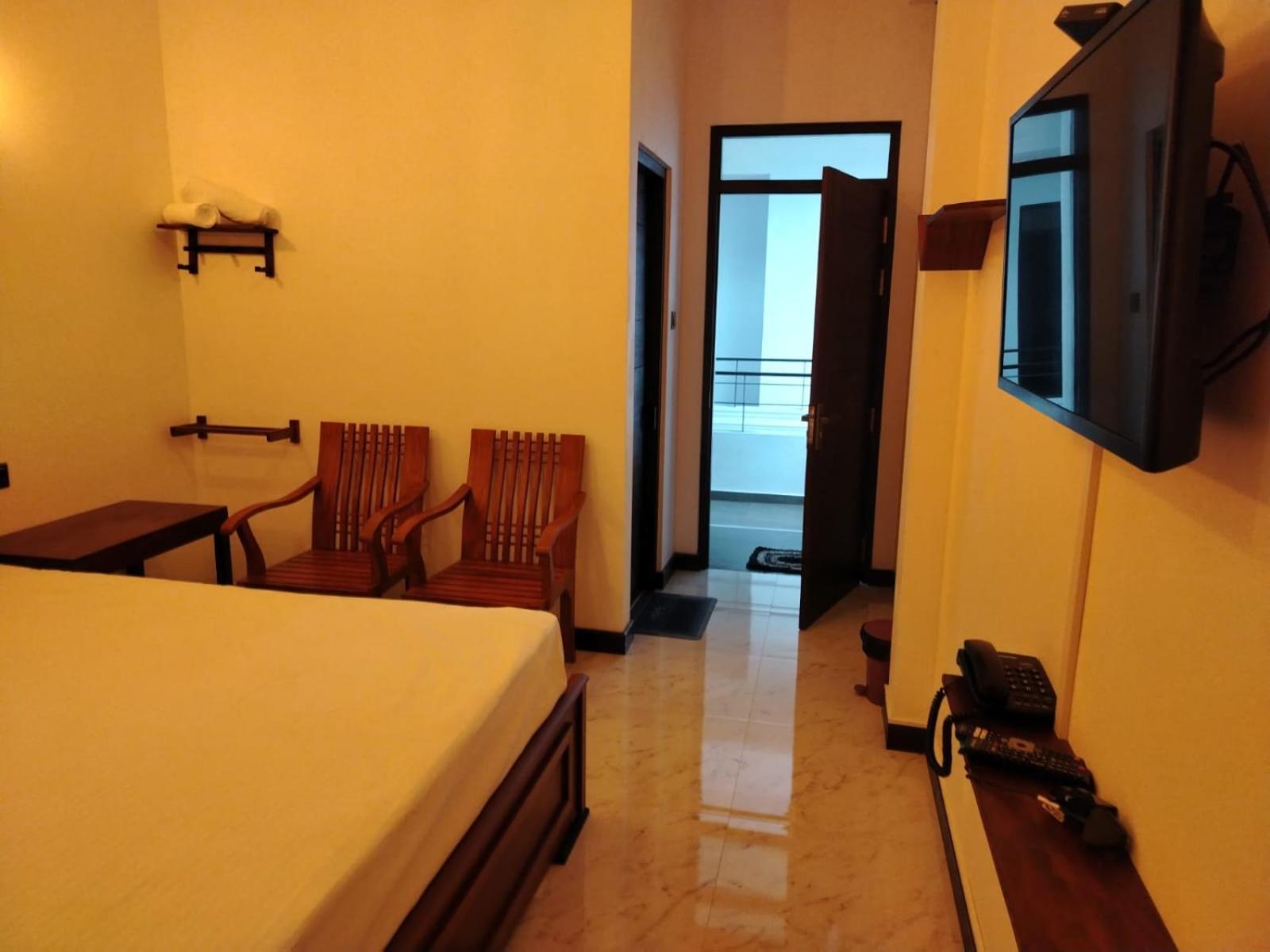 Diora Hotel Ratnapura Dış mekan fotoğraf