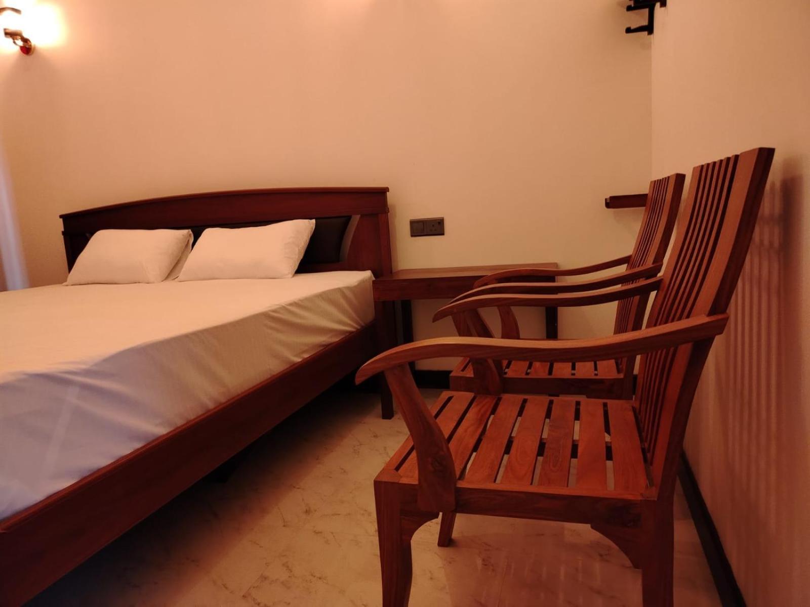 Diora Hotel Ratnapura Dış mekan fotoğraf