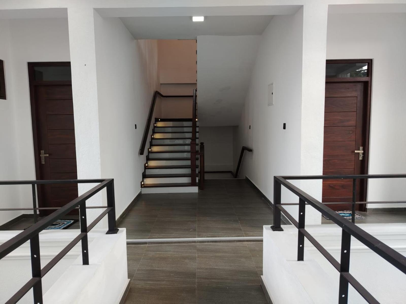 Diora Hotel Ratnapura Dış mekan fotoğraf