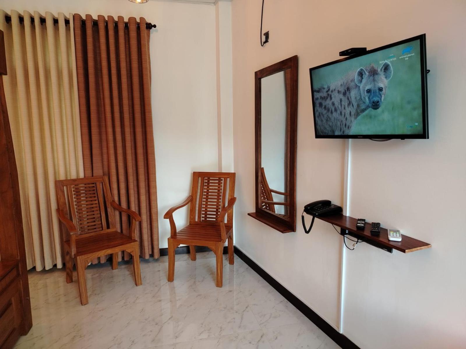 Diora Hotel Ratnapura Dış mekan fotoğraf